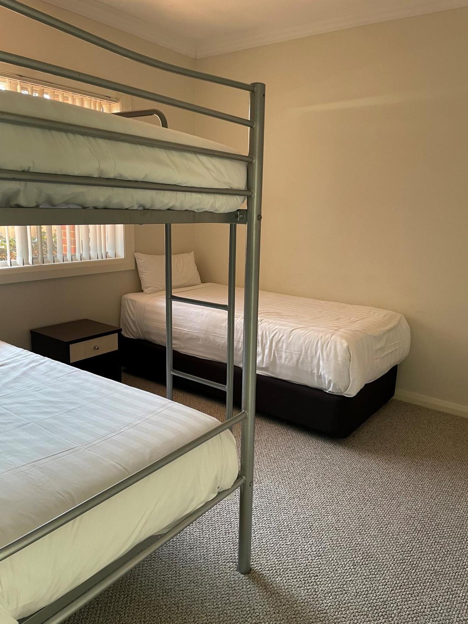 The Charles Otel Wagga Wagga Dış mekan fotoğraf